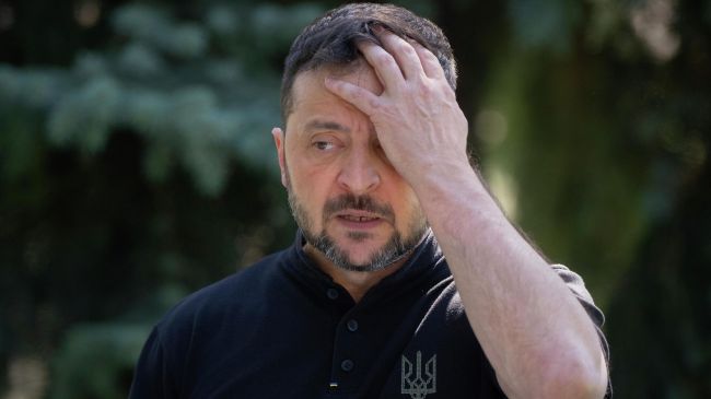 Говорят, под Новый год: Зеленский устал и хочет всех послать — политтехнолог