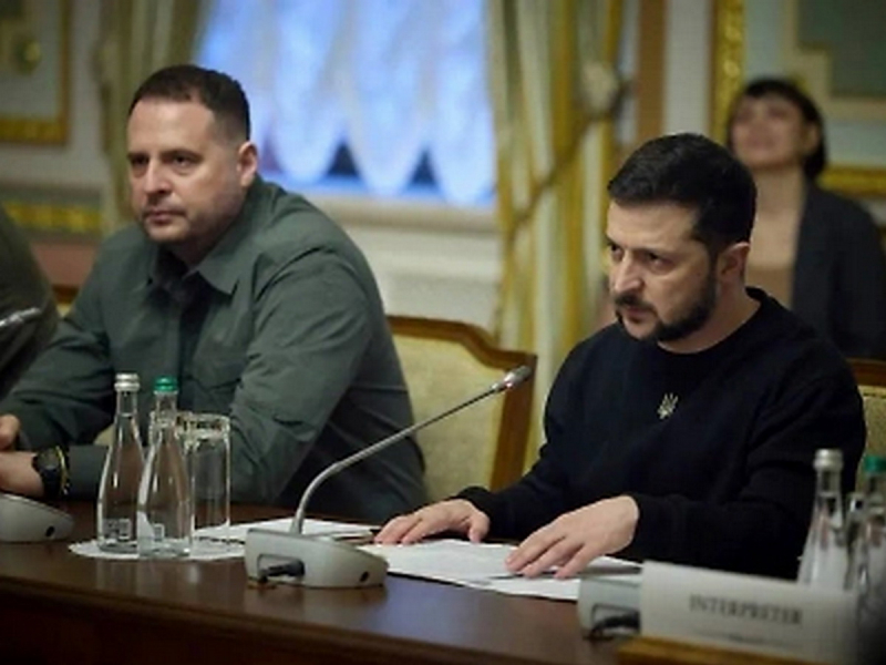 Зеленский уволил Ермака сразу после обысков у главы офиса президента Украины