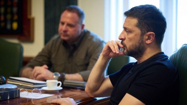 Зеленского отправят в&nbsp;отставку вслед за&nbsp;Ермаком&nbsp;&mdash; сенатор