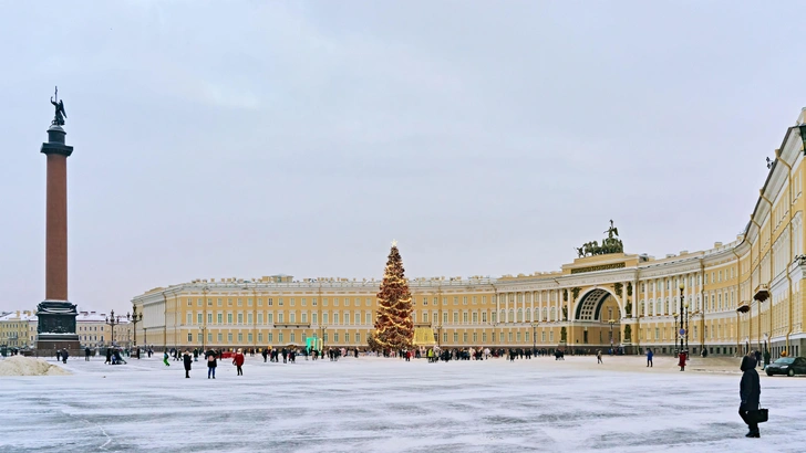Аэропорт Сочи примет 417 тысяч пассажиров в новогодние праздники: новогодний турпоток и расходы россиян на отдых растут