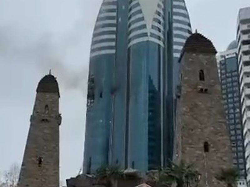 БПЛА ВСУ врезался в &laquo;Грозный-Сити&raquo;: опубликовано видео с места удара