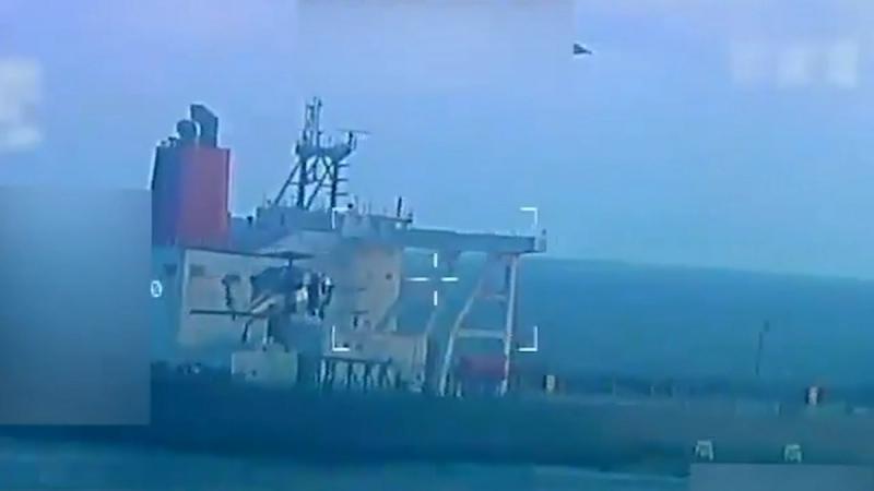 Генпрокурор США Бонди показала кадры захвата танкера у побережья Венесуэлы