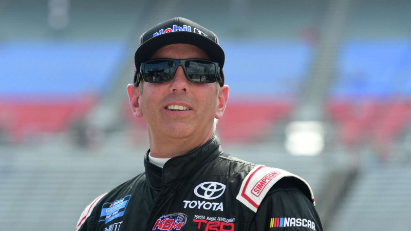 Легендарный гонщик NASCAR Грег Биффл погиб с семьей в авиакатастрофе