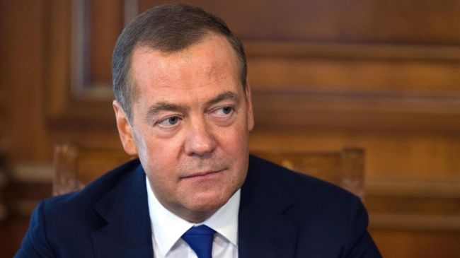 В дупель оборзевшие глобалисты: Медведев оценил слухи о «пятерке» вместо G7