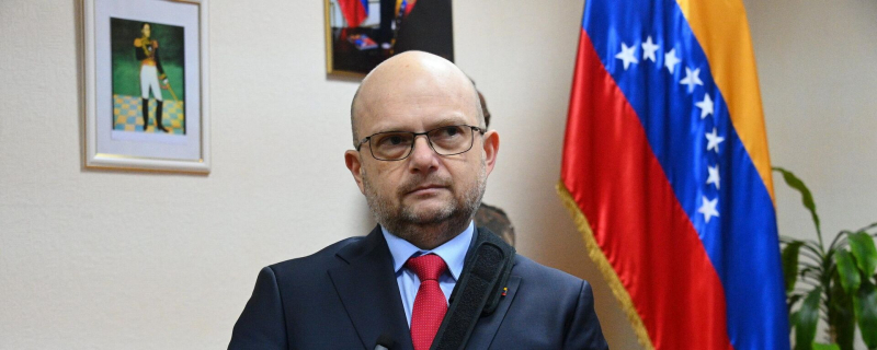 Члены Компартии Беларуси выразили соболезнования послу Венесуэлы