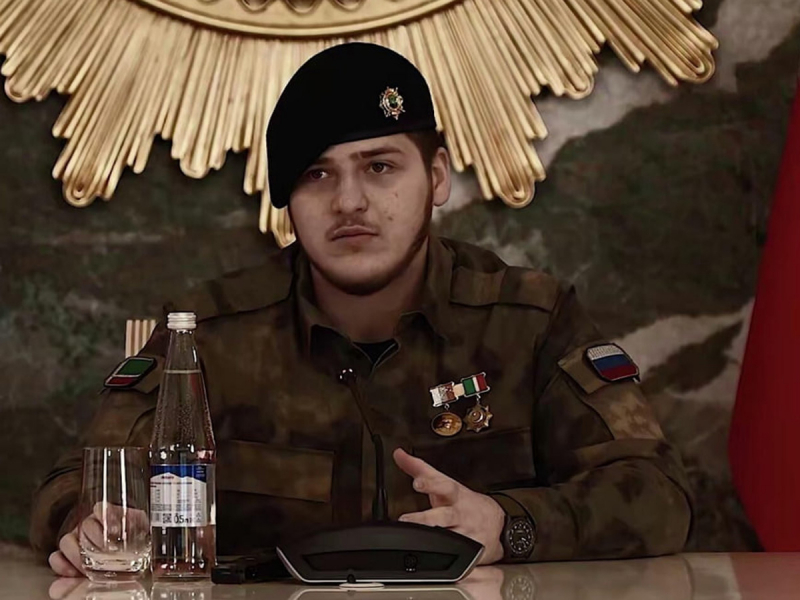 Кадыров опубликовал видео с сыном Адамом на фоне сообщений о его госпитализации из-за ДТП. Но к ролику есть вопросы