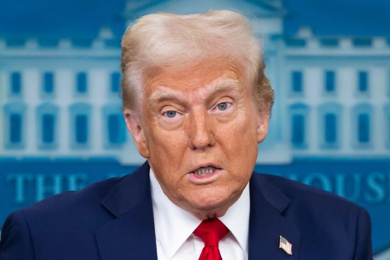 Трамп запретил американским судам арестовывать деньги от венесуэльской нефти
