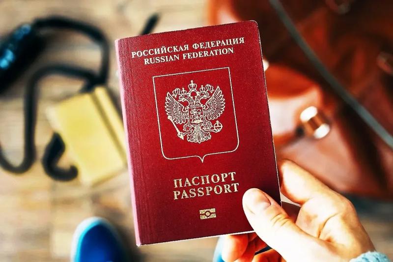 В Госдуму внесены поправки об отмене записи о детях в загранпаспортах