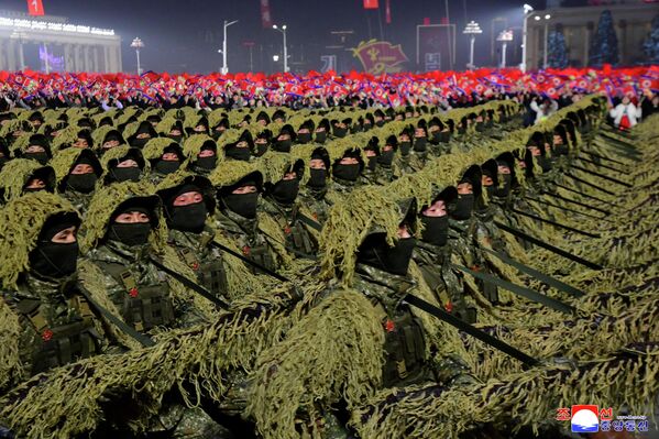 Ким Чен Ын с дочерью на военном параде в Пхеньяне (фото)
