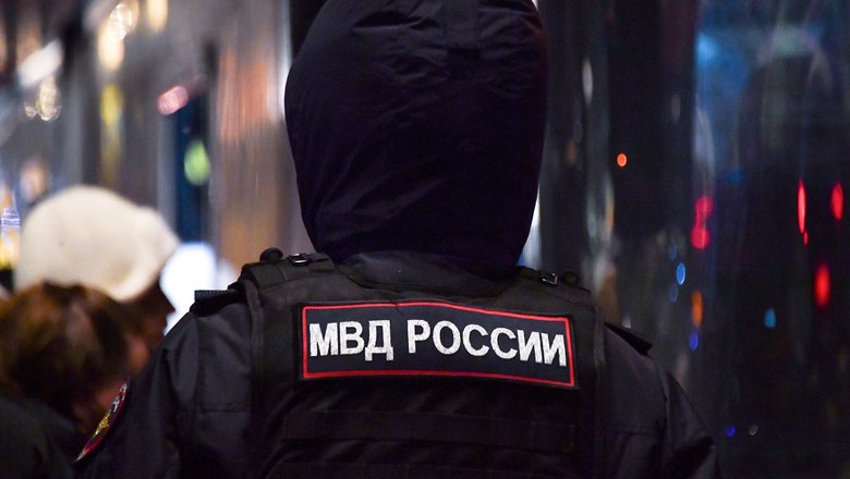 Полицейский погиб, преступник скрылся. Что известно о взрыве у вокзала в Москве