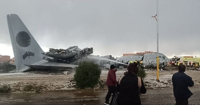 В&nbsp;Боливии разбился военный самолет с&nbsp;партией денежных купюр, погибли 15 человек
