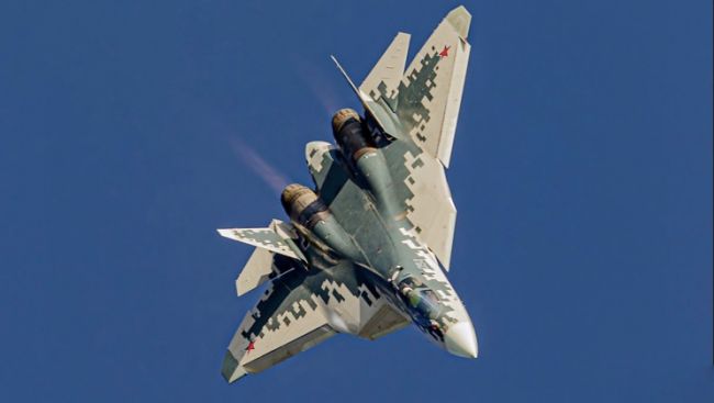 Военные объяснили преимущества Су-57 над американским истребителем F-35