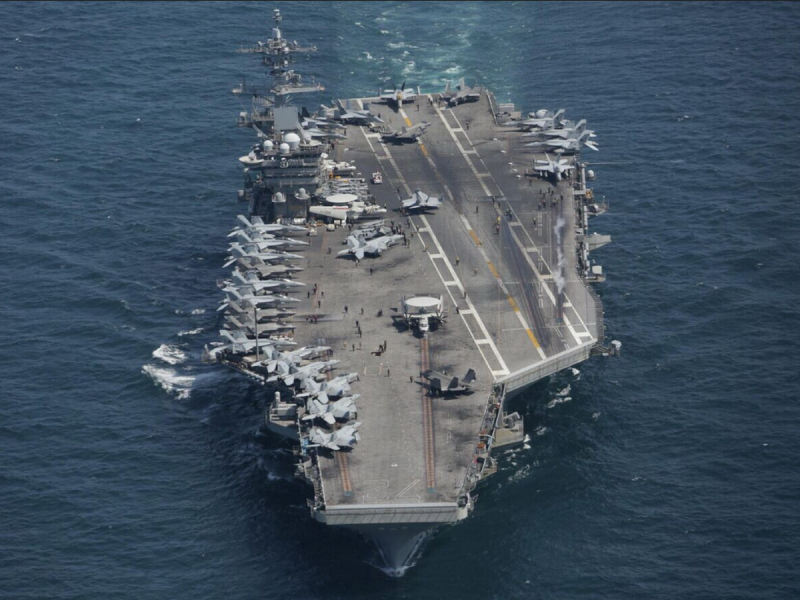 Иран ударил по авианосцу ВМС США USS Abraham Lincoln четырьмя баллистическими ракетами: что об этом известно