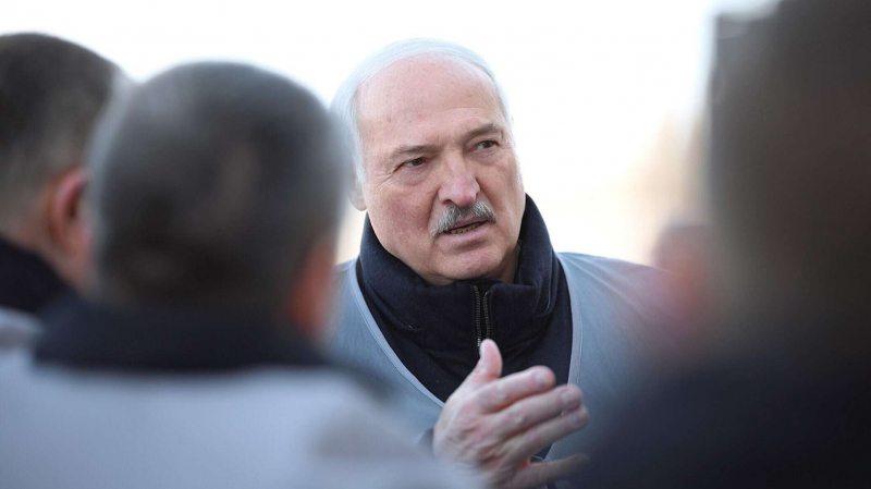 Лукашенко сообщил о падении украинского беспилотника &ndash; пострадала женщина
