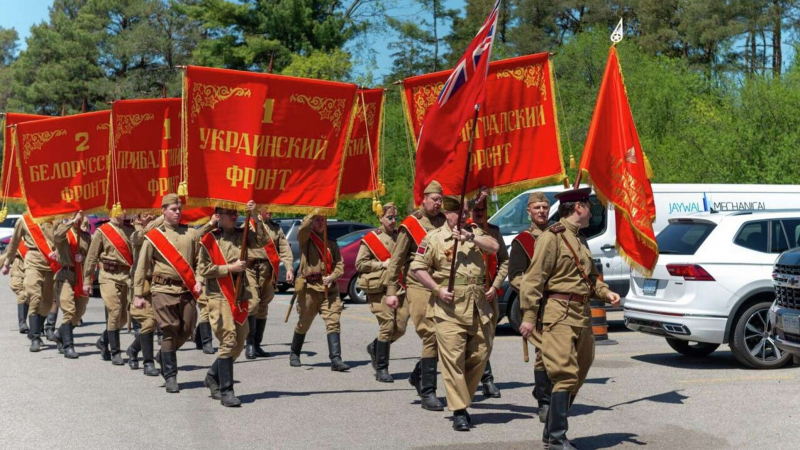 Поисковики из Канады возвращают в Беларусь и Россию награды героев ВОВ