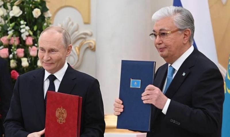 Путин поздравил Токаева с референдумом и обсудил с ним график встреч