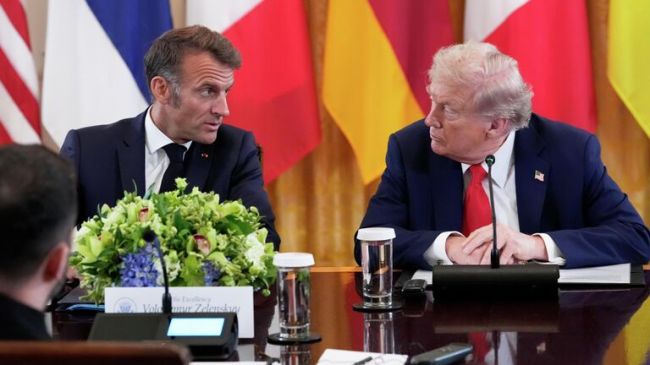 Трамп: &laquo;Макрон очень скоро покинет свой пост&raquo;