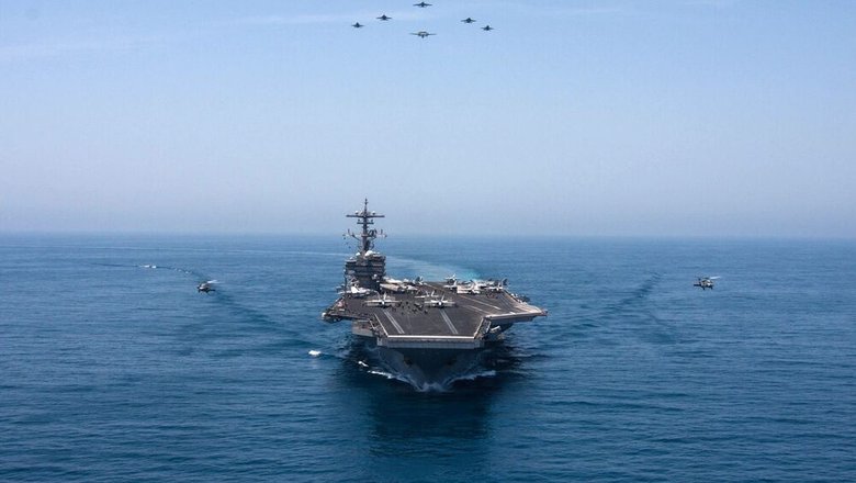 Третий авианосец США готовится к отправке на Ближний Восток, сообщают СМИ