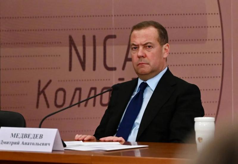 Медведев вспомнил антиутопию &laquo;1984&raquo; Оруэлла, говоря о блокировке Ормуза