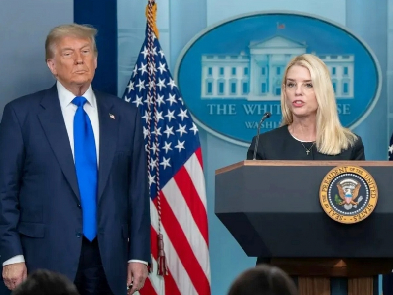 «Не осталось шанса на споры»: Трамп лишился сразу нескольких своих соратников — в чем причина