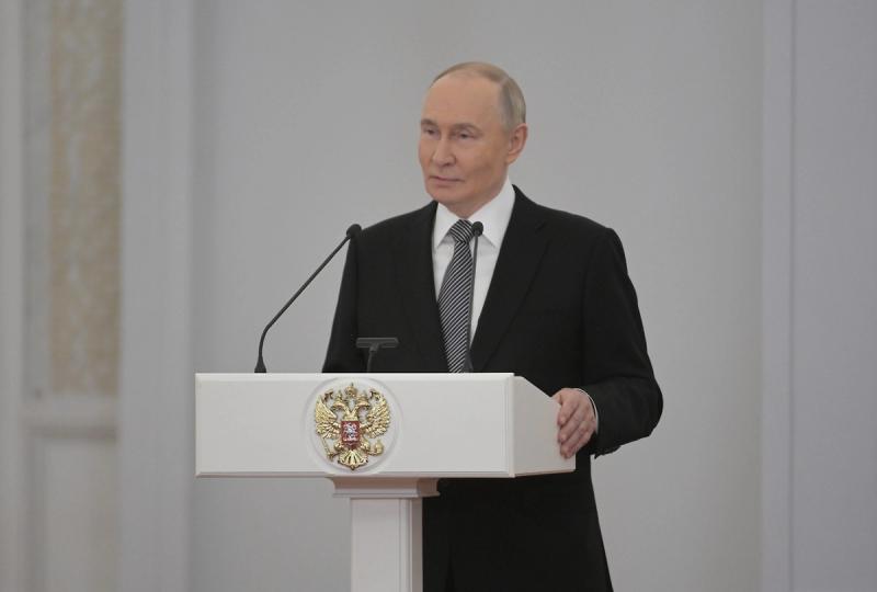Путин утвердил 40 членов Общественной палаты России