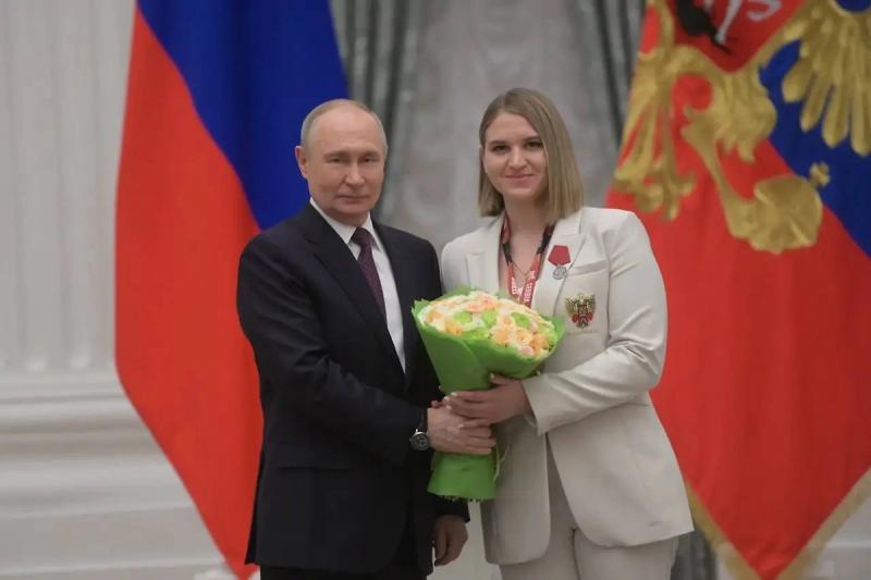 Путин вручил ордена и медали российским боксёрам &mdash; победителям мировых первенств
