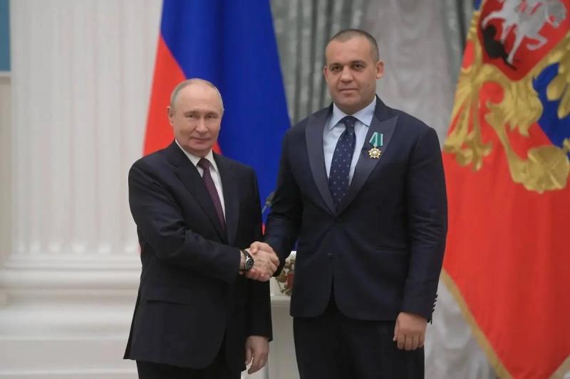Путин вручил ордена и медали российским боксёрам &mdash; победителям мировых первенств
