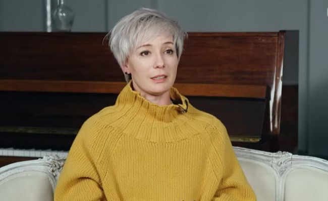 Сбежавшая из России актриса сочла «метафорой будущей славы» свое фото в экскрементах