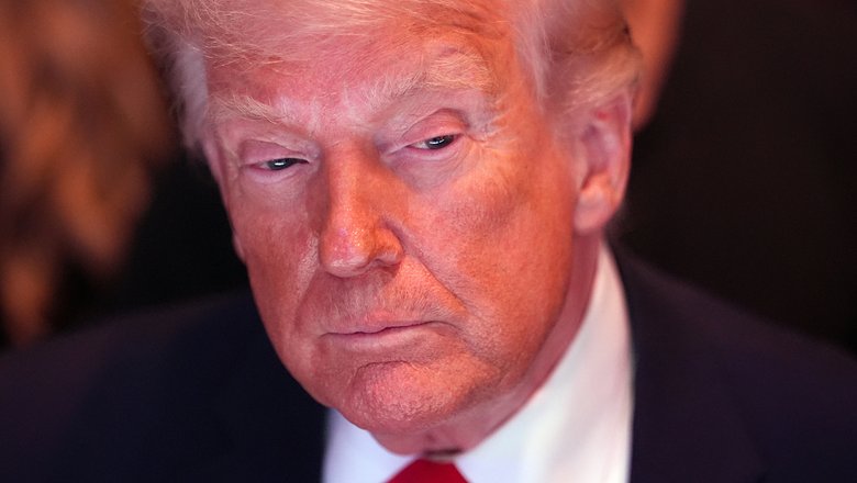 Трамп еще на год продлил запрет на заход российских судов в порты США