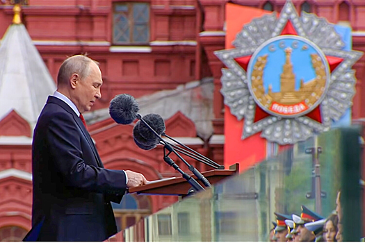 Путин и Белоусов поговорили после парада
