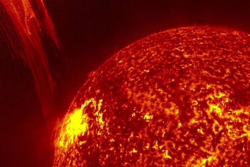 ИКИ РАН: На Солнце произошла мощная вспышка M5.7