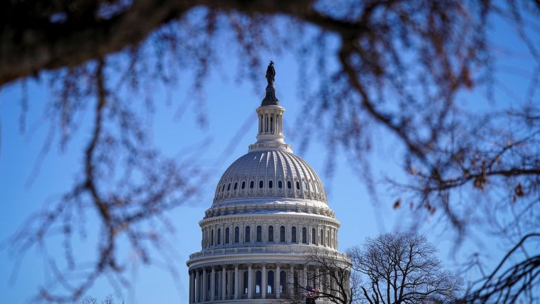 Лидер демократов Сената назвал бредом слова Трампа о завершении войны с Ираном