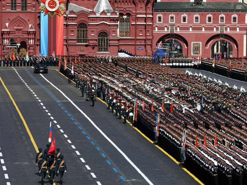 &laquo;На выбор &mdash; ядерка или роддом&raquo;: Шарий раскрыл планы провокации Киева на 9 мая