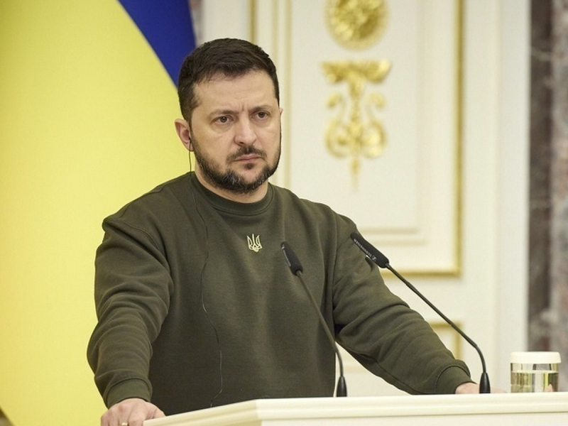 Зеленский призвал лидеров не приезжать в Москву 9 мая, напомнив о &laquo;дальнобойных возможностях&raquo; Украины